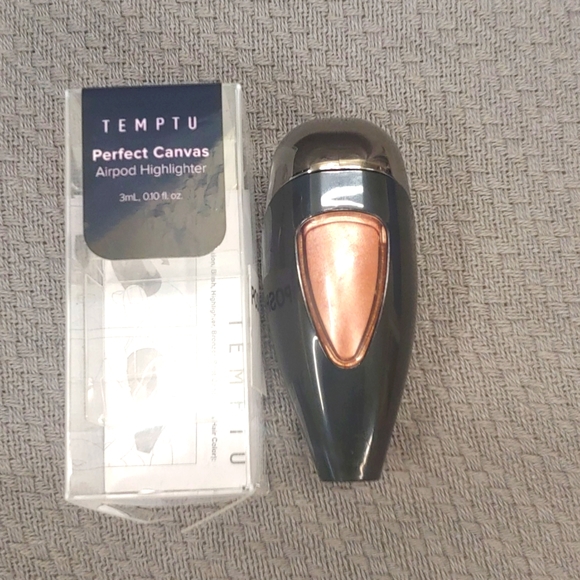 Temptu Other - Perfect canvas airpod highlighter